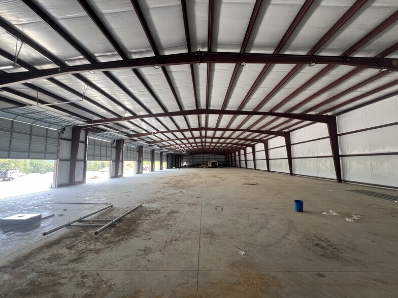 More Photos Of 112 Pine Ridge Rd, Pell City Warehouse For Lease