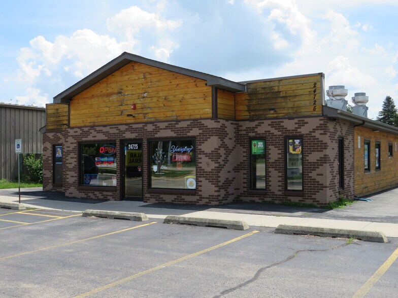 More Photos Of 24725 W Eames St, Channahon Veterinarian Kennel For Sale