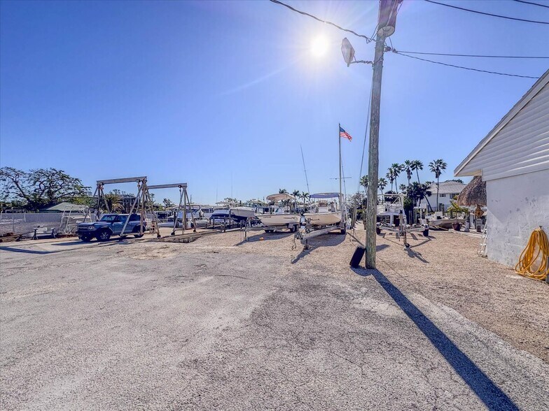 More Photos Of 17671-17681 San Carlos Blvd, Fort Myers Marina For Sale