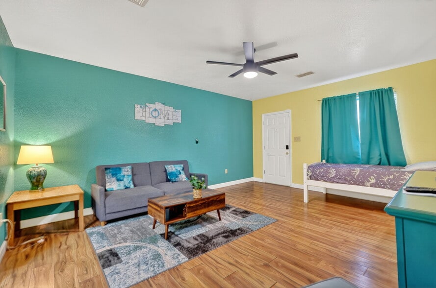 More Photos Of 3110 Phillippe Pky, Safety Harbor Hotel For Sale