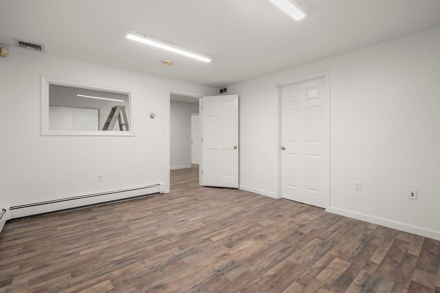 More Photos Of 597 Winthrop St, Taunton Manufacturing For Sale