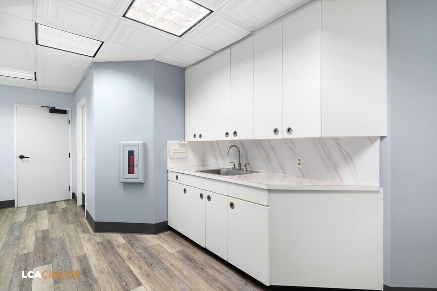 More Photos Of 2317 17th St, Bakersfield Medical For Lease