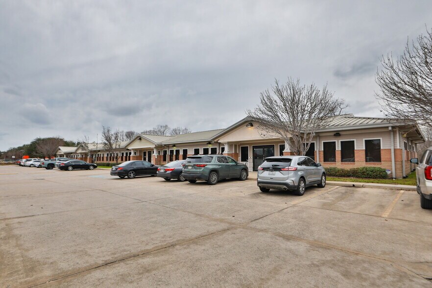 Primary Photo Of 5751 Blythewood St, Houston Medical For Sale