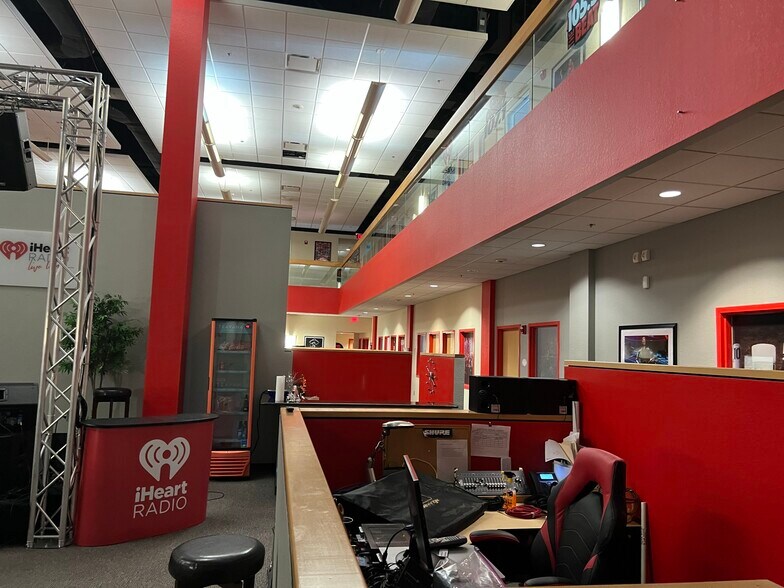 More Photos Of 13320 Metro Pky, Fort Myers Movie Radio TVStudio For Lease