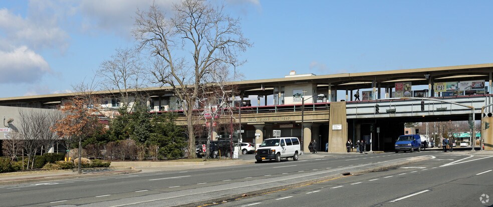 More Photos Of 100 Duffy Ave, Hicksville Office For Lease