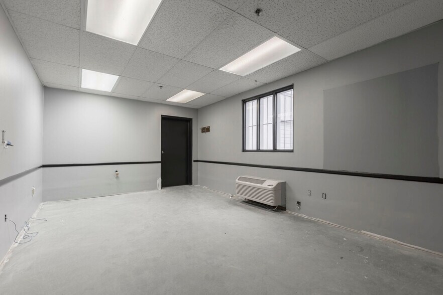 More Photos Of 1311 Bernheim Ln, Louisville Industrial For Sale