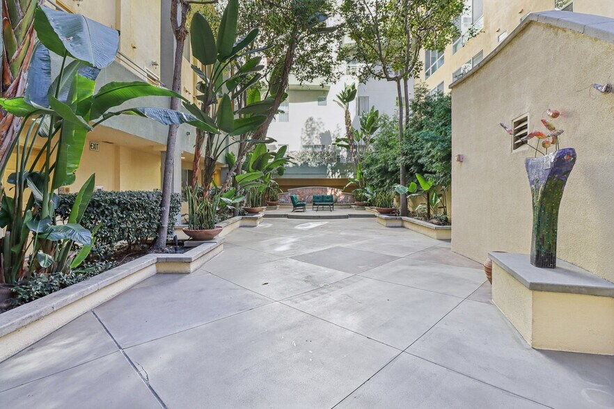 More Photos Of 1501 India St, San Diego Apartments For Sale