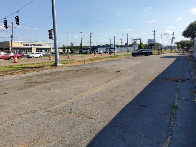 More Photos Of 5221 Summer Ave, Memphis Restaurant For Sale