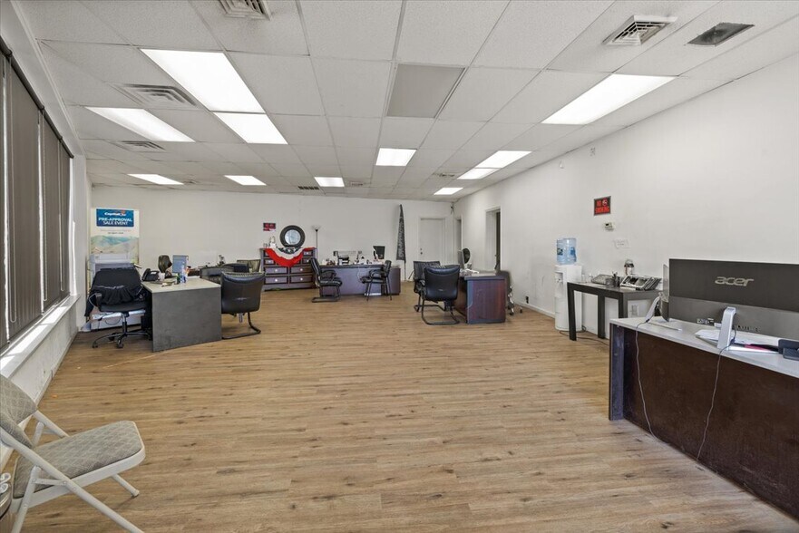 More Photos Of 4379 Route 130, Edgewater Park Auto Repair For Lease