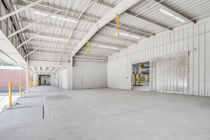 More Photos Of 1379 McDow Dr, Rock Hill Warehouse For Lease