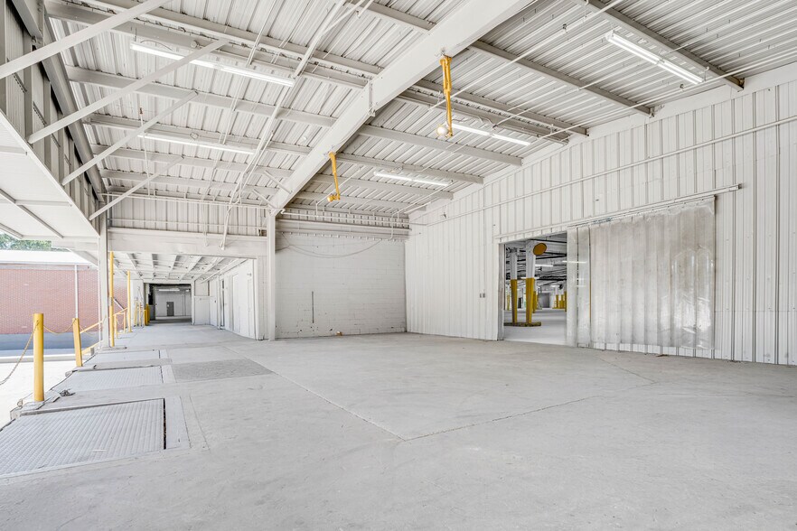 More Photos Of 1379 McDow Dr, Rock Hill Warehouse For Lease