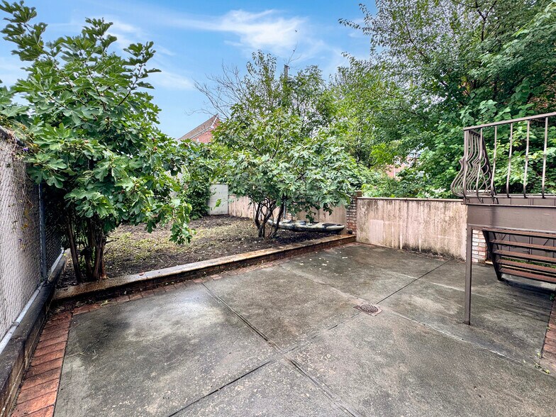 More Photos Of 2105 33rd Ave, Astoria Multifamily For Sale