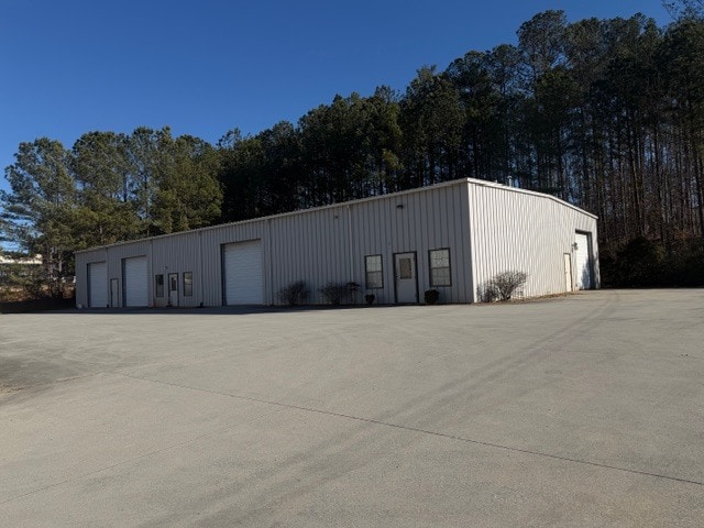 More Photos Of 42 Industrial Connector N, Dallas Warehouse For Lease