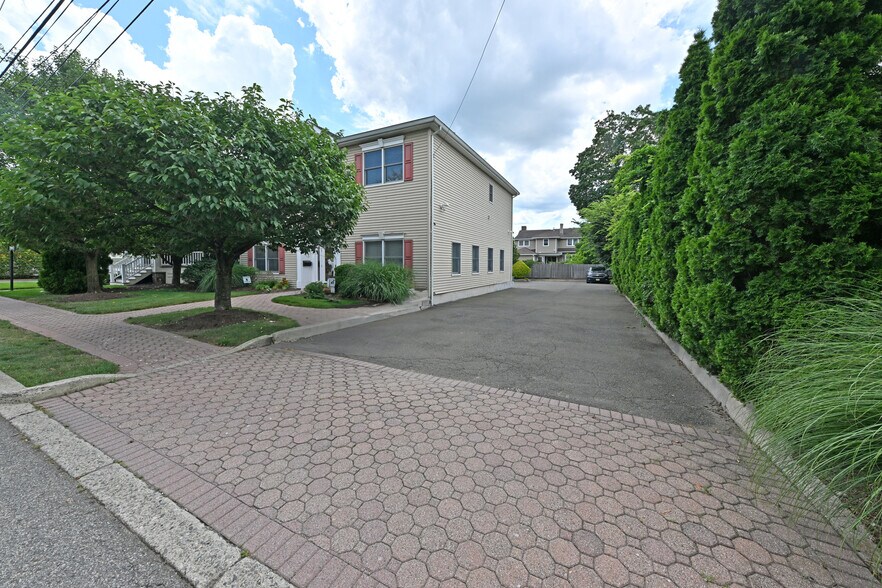 More Photos Of 253 Madison Ave, Wyckoff Storefront Retail Residential For Sale