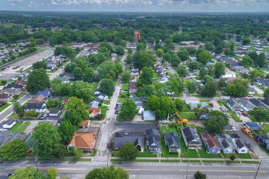 More Photos Of 1604 State St, New Albany Office For Sale