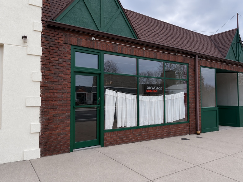 More Photos Of 2625 Shelby St, Indianapolis Storefront For Lease