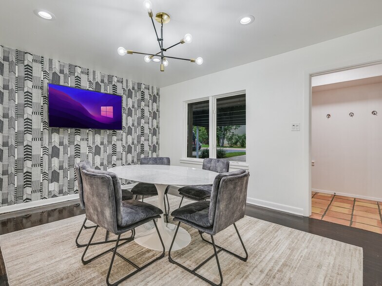 More Photos Of 2117 Shoalmont Dr, Austin Office Residential For Sale