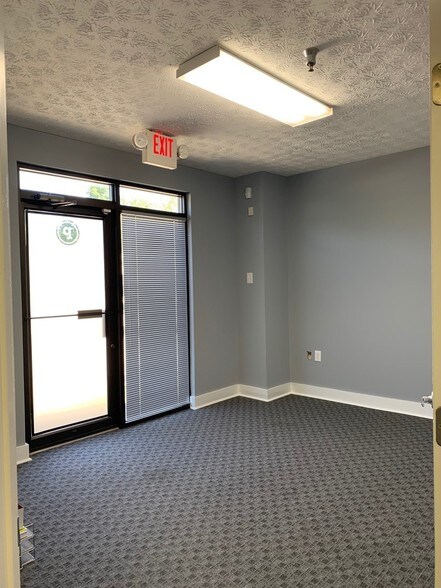 More Photos Of 164 Andrew Dr, Stockbridge Light Distribution For Sale