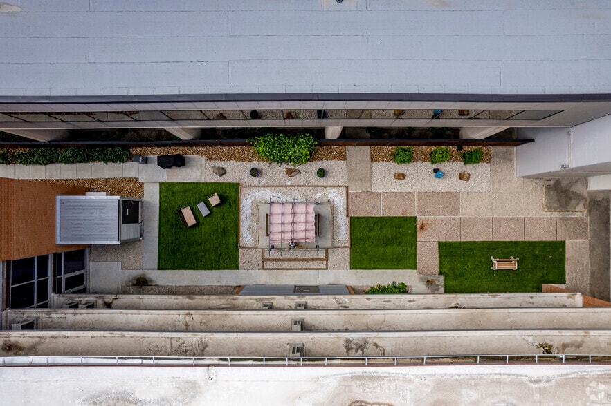 More Photos Of 817 N Carancahua St, Corpus Christi Apartments For Sale