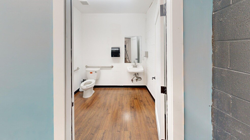 More Photos Of 1045 Granada Ave, Nashville Flex For Lease