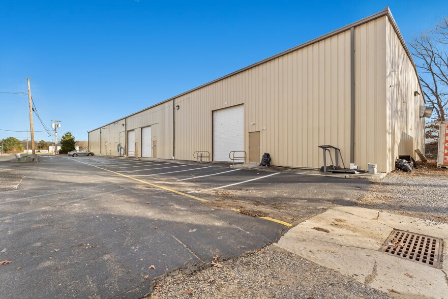 Primary Photo Of 1740 Lakewood Rd, Toms River Industrial For Lease