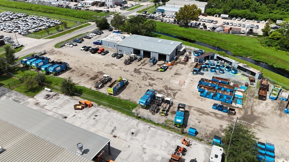 More Photos Of 481 Thorpe Rd, Orlando Warehouse For Lease