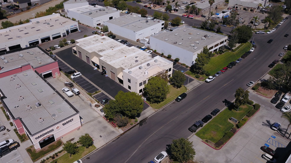 More Photos Of 41419 Pear St, Murrieta Warehouse For Lease