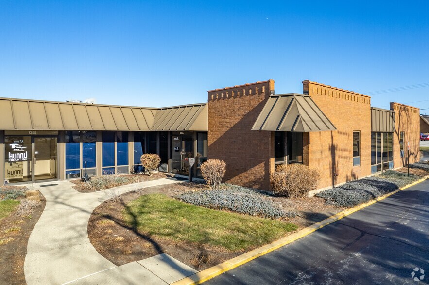 More Photos Of 1305 Remington Rd, Schaumburg Unknown For Lease