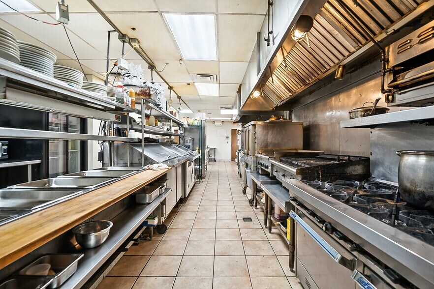 More Photos Of 380 Coal St, Wilkes Barre Freestanding For Lease