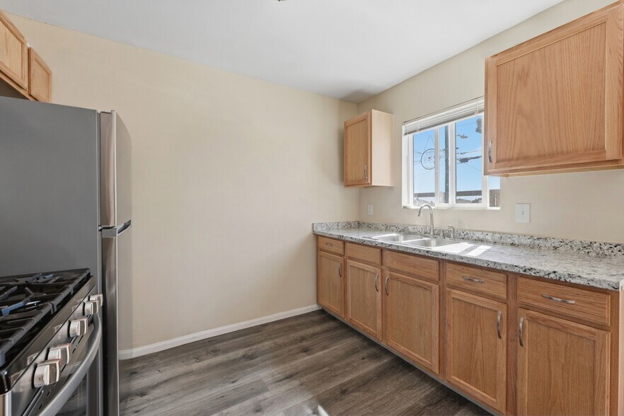 More Photos Of 810 Acacia Ave, Oceanside Apartments For Sale