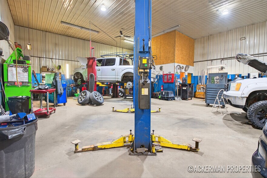 More Photos Of 8259 S Mason Dr, Newaygo Auto Repair For Sale