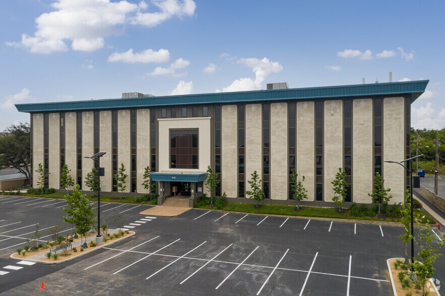 More Photos Of 3000 S IH-35, Austin Office For Lease