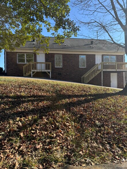 More Photos Of 518 4th St SW, Hickory Medical For Lease