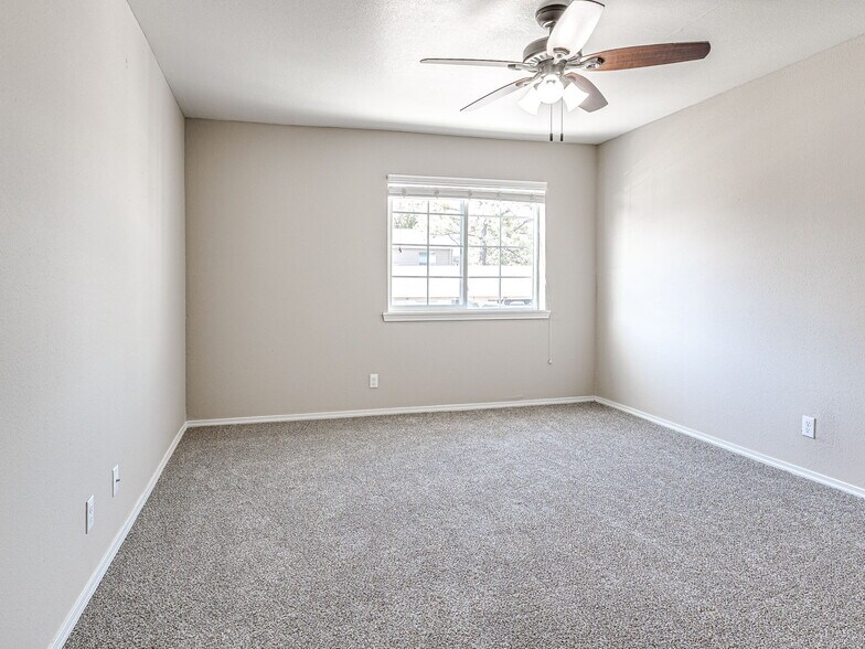More Photos Of 2302 S 137th East Ave, Tulsa Apartments For Sale