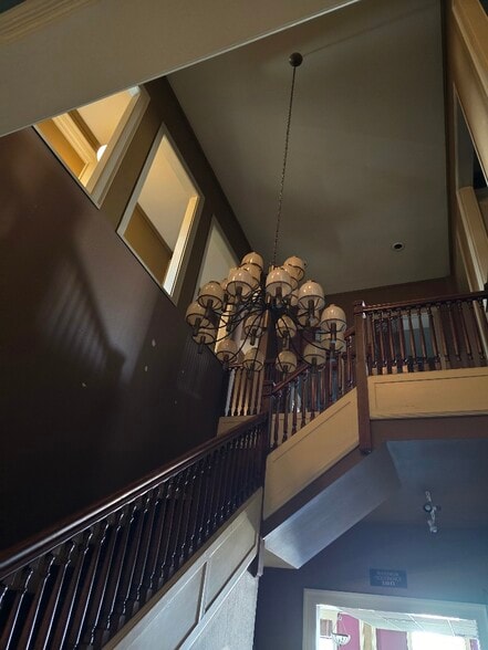 More Photos Of 301-311 E Main St, Stockton Office For Lease
