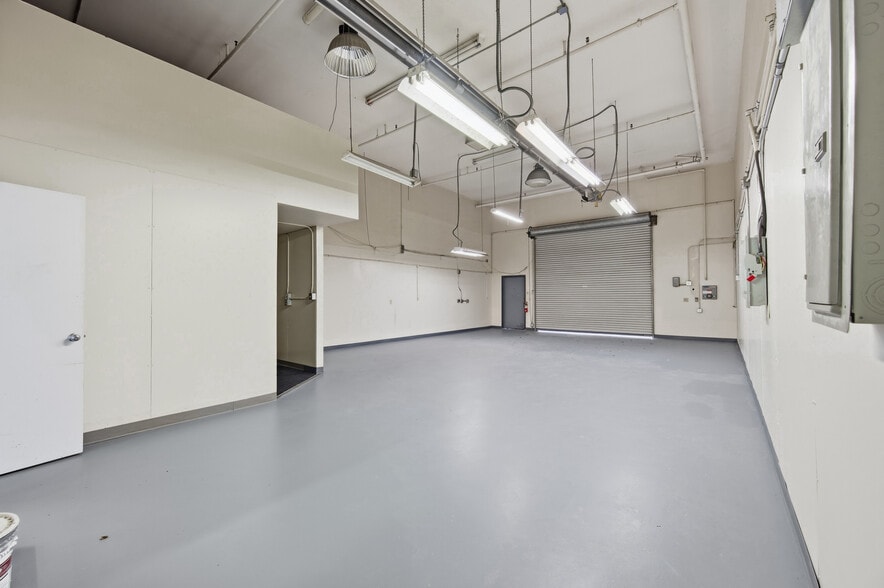 More Photos Of 12150 Charles Dr, Grass Valley Warehouse For Sale