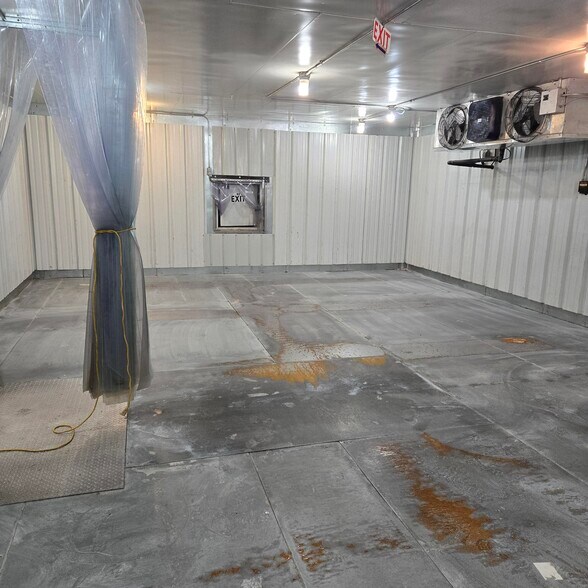 More Photos Of 1050 Benson St, River Falls Warehouse For Sale