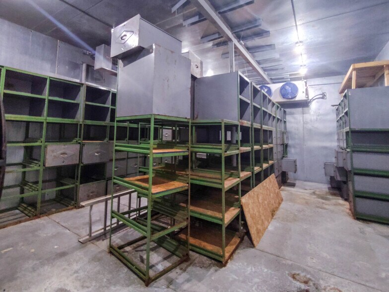 More Photos Of 445 W Maple St, Slater General Retail For Sale