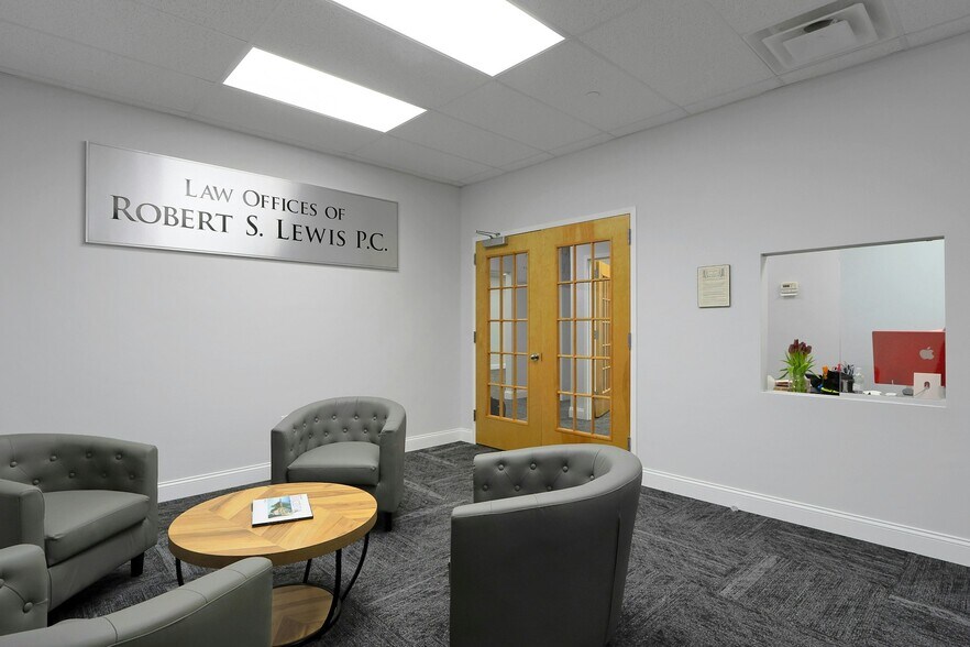 More Photos Of 100 Dutch Hill Rd, Orangeburg Medical For Lease