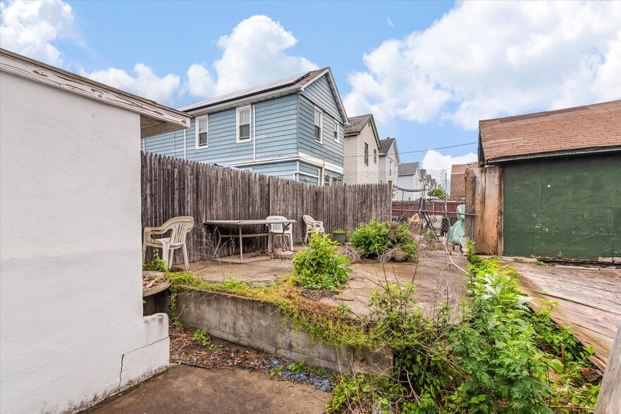 More Photos Of 119-07 Sutphin Blvd, Jamaica Religious Facility For Sale