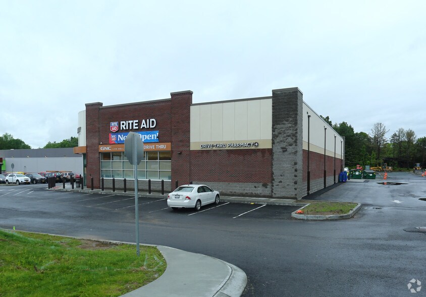 More Photos Of 1022-1028 Route 146, Clifton Park Convenience Store For Lease