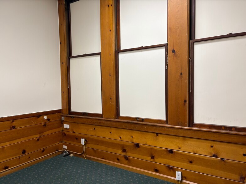 More Photos Of 108 E High Ave, New Philadelphia Office For Lease