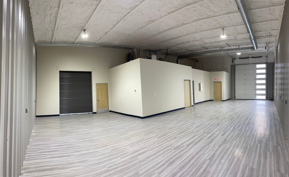 More Photos Of 257 County Road 214, Liberty Hill Warehouse For Lease