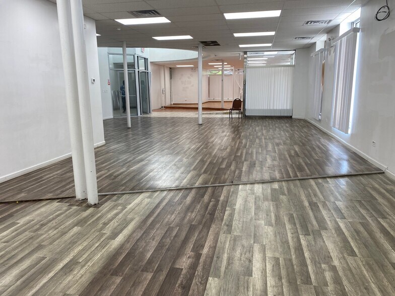 More Photos Of 5140 S Ashland Ave, Chicago Office For Sale