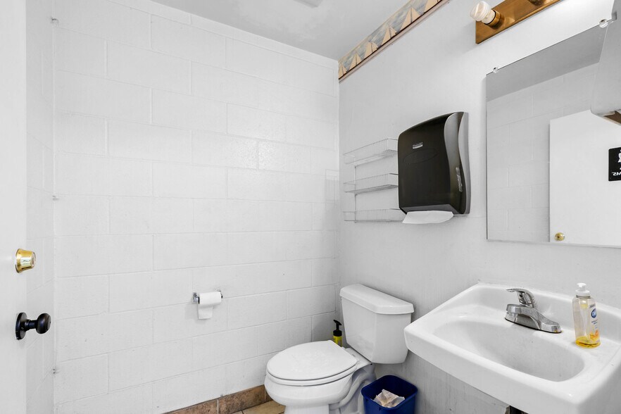 More Photos Of 3133 W Burbank Blvd, Burbank Coworking Space