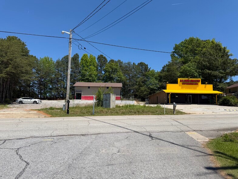 More Photos Of 727 Airport Rd, Cornelia Flex For Sale