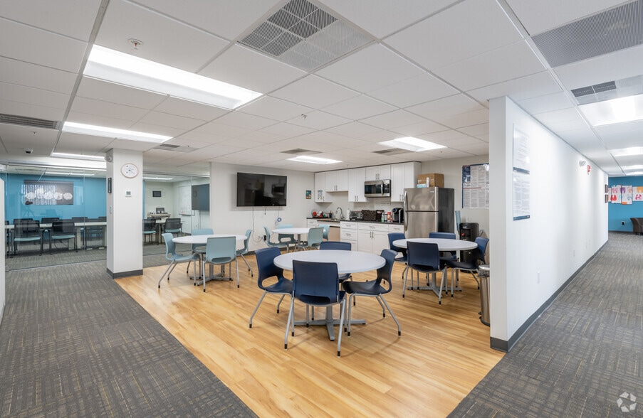 More Photos Of 410 Amherst St, Nashua Office For Lease