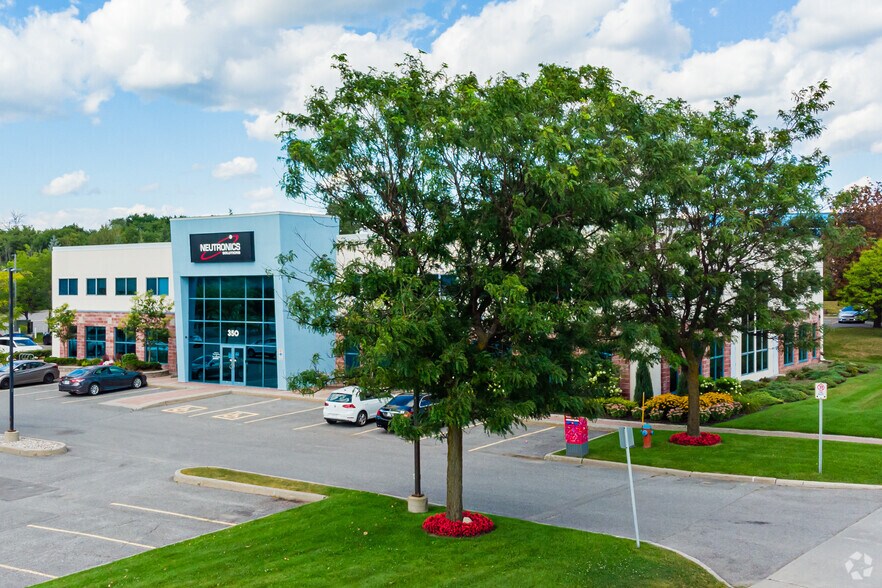 More Photos Of 350 Palladium Dr, Ottawa Office For Sale