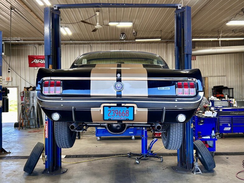 More Photos Of 6123 Sandstone Rd, Eau Claire Auto Dealership For Sale