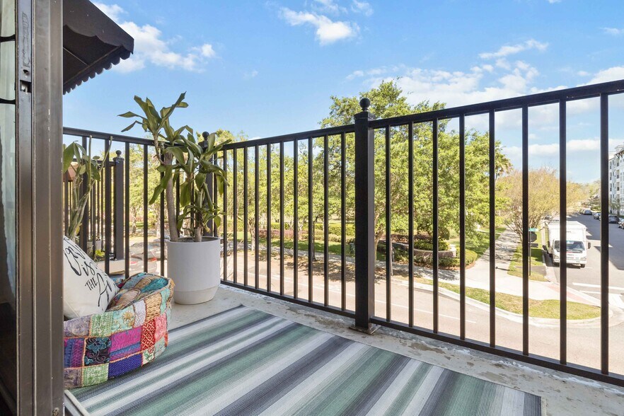More Photos Of 3730 Avalon Park East Blvd, Orlando Office Residential For Sale